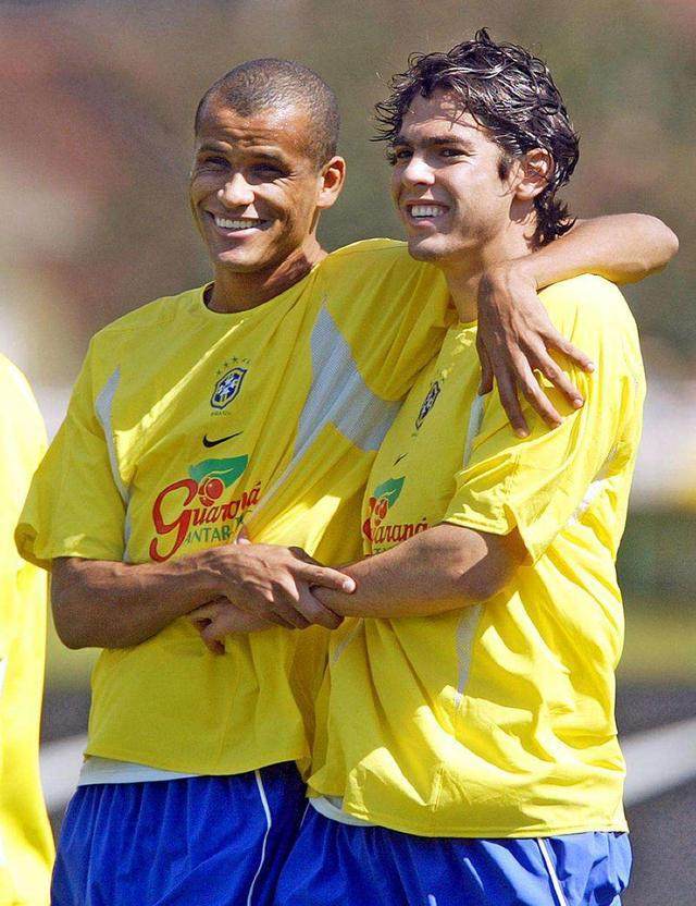 随着社交媒 随着社交媒