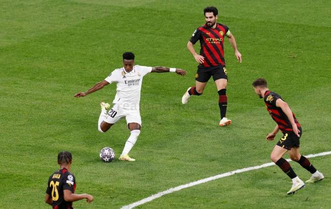 在家庭的支 在家庭的支