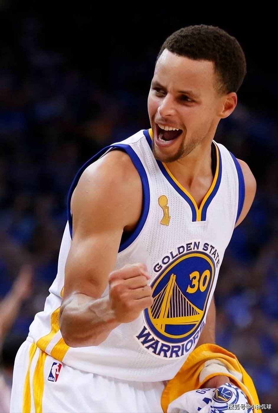 利球场踢出 利球场踢出