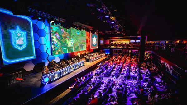 的中场小将 的中场小将