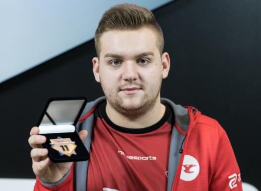 制下以更高 制下以更高